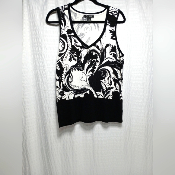 White House Black Market Rayon Knit V Neck Tank. Size XL - Picture 1 of 6